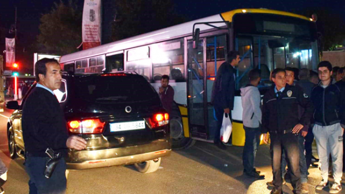Malatya&#039;da freni boşalan otobüs paniğe neden oldu