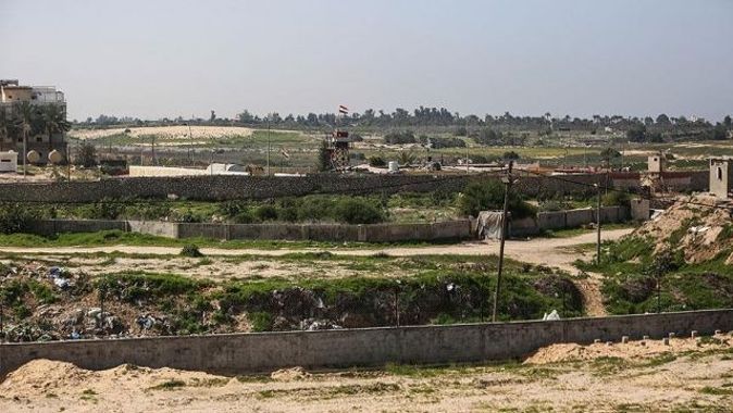 Mısır Gazze sınırındaki üç tüneli yıktı
