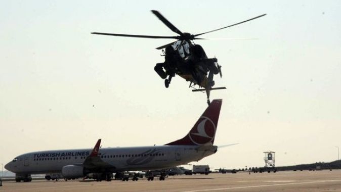 Pakistan Başbakanı Abbasi test uçuşu yaptı