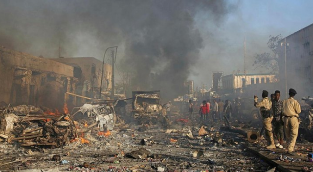 Somali&#039;de bombalı saldırı: 23 ölü