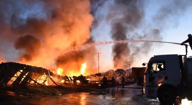 Tarsus Sebze Hali&#039;nde büyük yangın