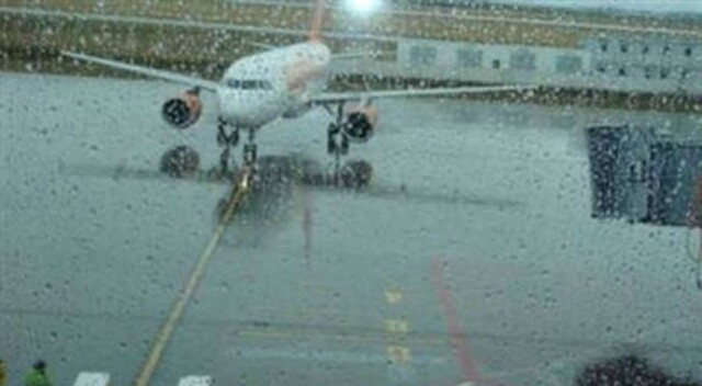 Trabzon’da hava ulaşımına yağmur engeli