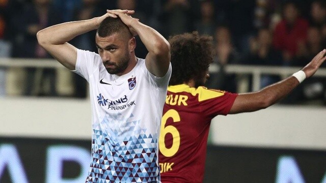 Trabzonspor&#039;a Burak Yılmaz&#039;dan kötü haber