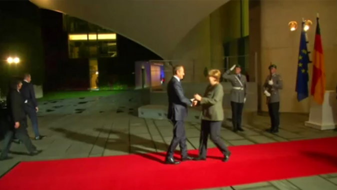 Tusk, Almanya Başbakanı Merkel’le görüştü
