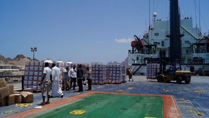 Aden Limanı, ticari ve insani yardım gemilerine açıldı