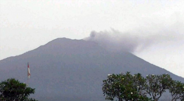 Agung Yanardağı yeniden harekete geçti