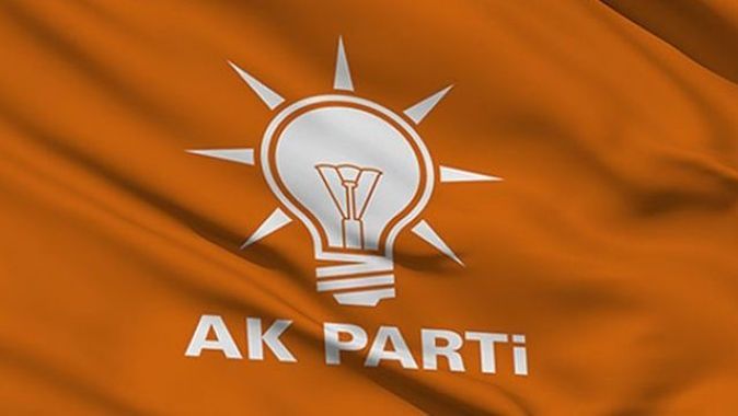 AK Parti&#039;de 3 il başkanı istifa etti
