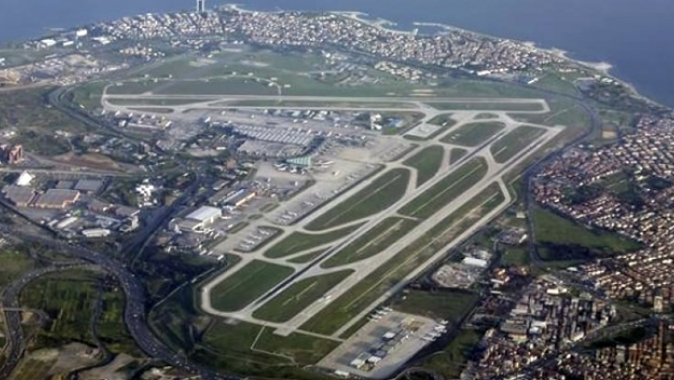 Atatürk Havalimanı&#039;nda ölü kuş paniği