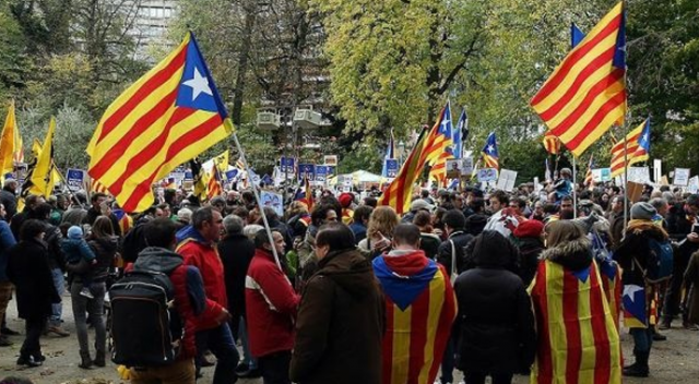 Ayrılıkçı Katalanlardan Brüksel&#039;de protesto