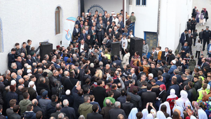 Başbakan Yardımcısı Çavuşoğlu doğduğu köyde böyle karşılandı