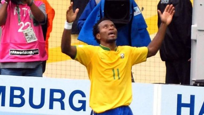 Brezilyalı yıldız futbola veda etti