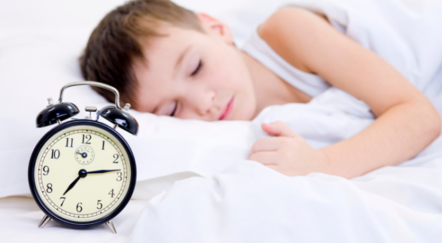 Çocukların uyku düzeni için belli bir rutin şart