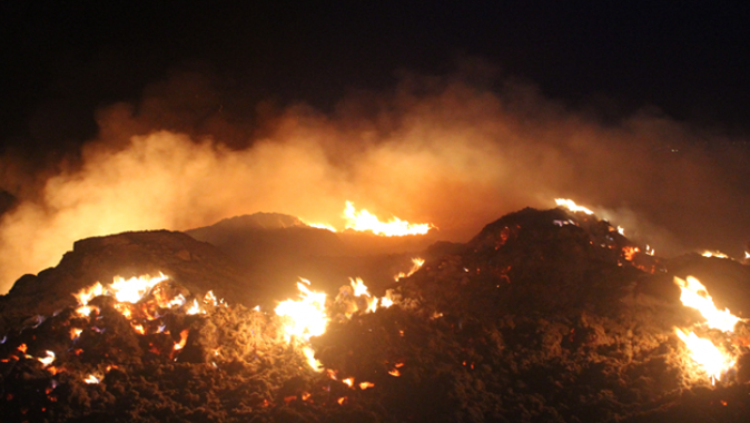 Denizli&#039;de molozların döküldüğü alanda yangın