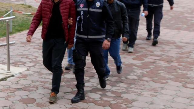 Diyarbakır merkezli FETÖ operasyonu: 34 gözaltı