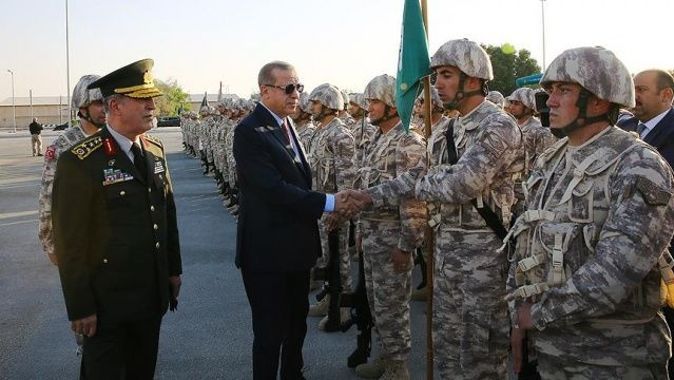 Erdoğan&#039;dan Katar&#039;daki Türk birliğine ziyaret