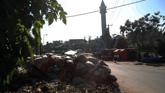 Etiyopya’nın başkentinde çöp tepeleri oluştu