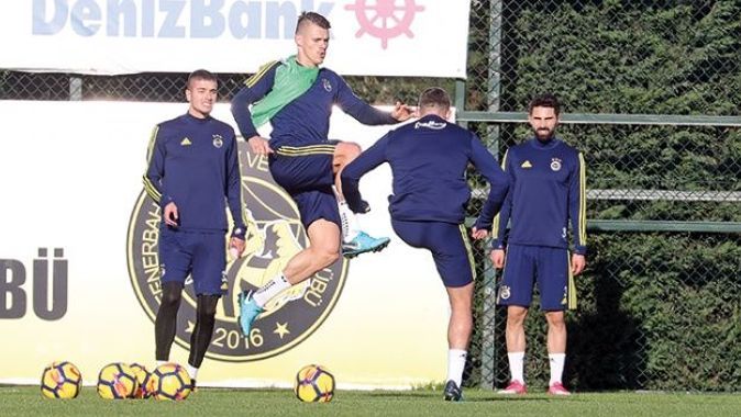 Fenerbahçe, hem zeminden hem de Kamerunlu gölcüden çekiniyor