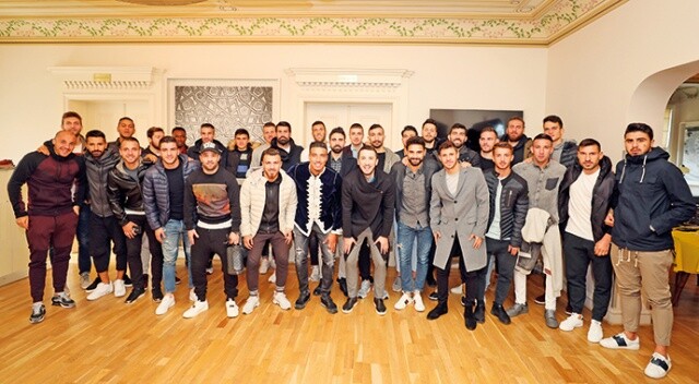 Fenerbahçeli futbolcular &#039;Birlik yemeklerine&#039; devam ediyor