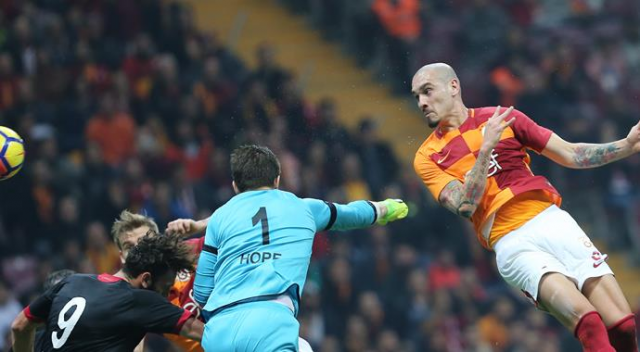 Galatasaray&#039;da rekor kıran kırana