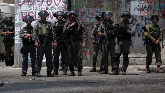 İsrail askerleri, 23 Filistinliyi gözaltına aldı