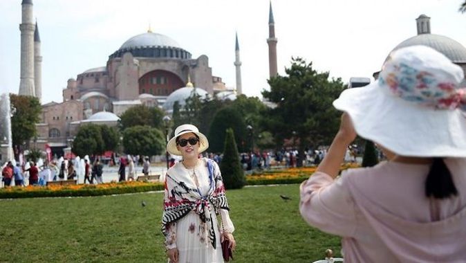 İstanbul, 10 ayda 9 milyon yabancı turist ağırladı