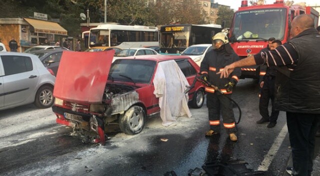 İstanbul  E-5 karayolunda otomobil yangını