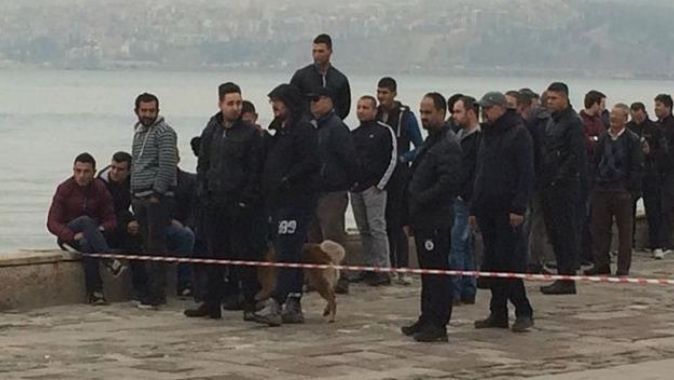 İzmir&#039;de denizden erkek cesedi çıkarıldı