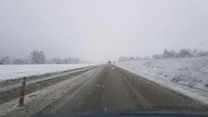 Karabük - Bartın yolu kar sebebi ile kapandı