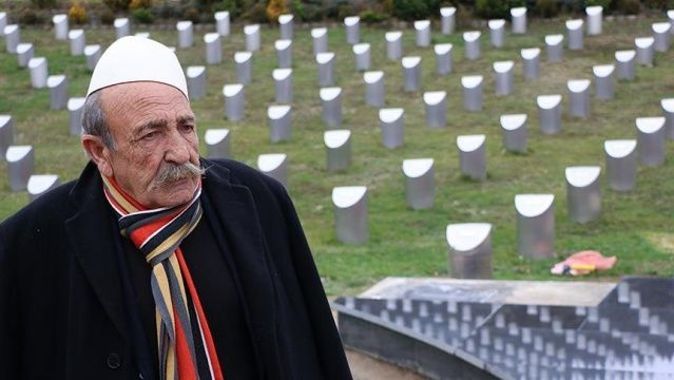 Makedonya&#039;da katledilen Arnavutların ceset kalıntıları defnedildi