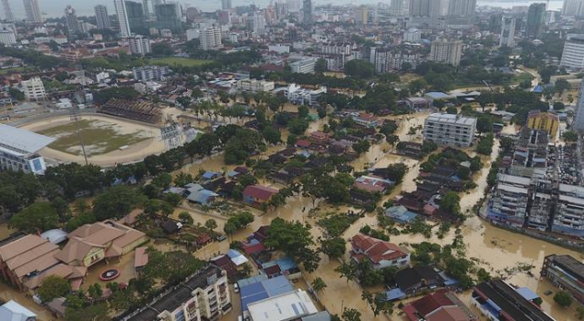 Malezya’da sel suları 4 metreye yaklaştı