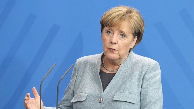Merkel: SPD ile görüşmeye hazırız