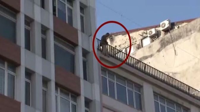 Şişli&#039;de 7 katlı binanın çatısına çıkan biri intihara kalkıştı