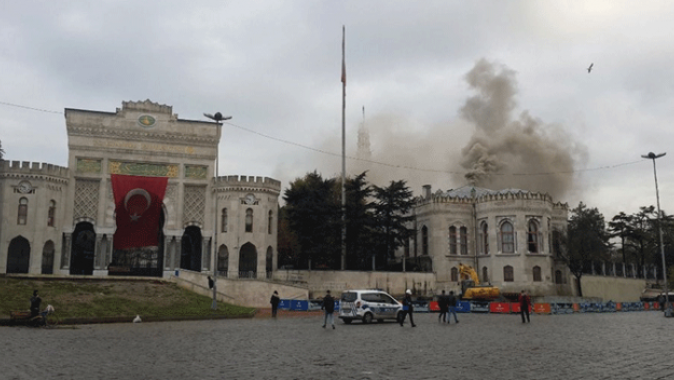 İstanbul Üniversitesi&#039;nde yangın