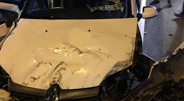 Trabzon&#039;da otomobil korkuluklara çarptı: 2 ölü