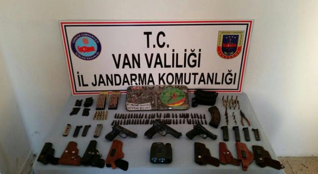 Van Valiliği açıkladı: PKK&#039;ya ait silah ve mühimmat ele geçirildi