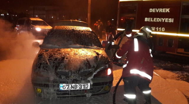 Zonguldak’ta seyir halindeki araç alev alev yandı