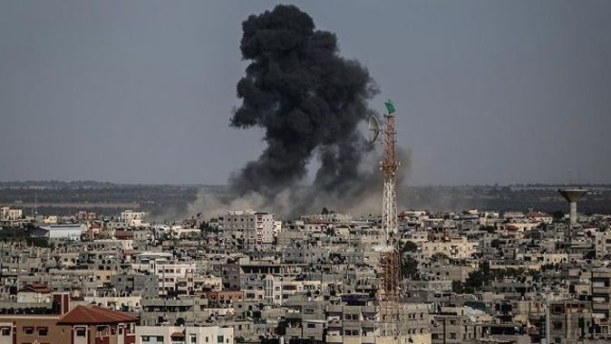 ‪İsrail ordusu, Gazze&#039;yi vurdu‬