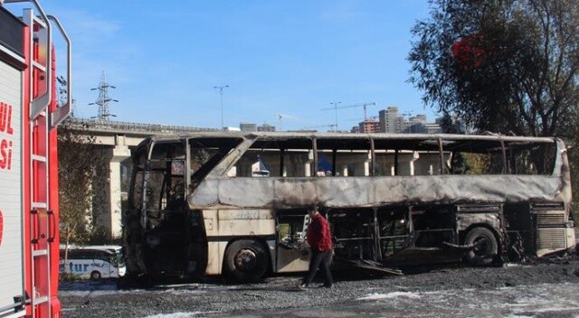 15 Temmuz Demokrasi Otogarı girişinde otobüste yangın