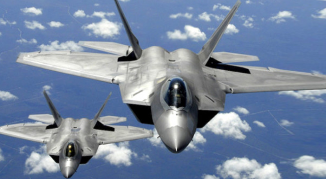 ABD ve Rus savaş uçakları, Suriye&#039;de burun buruna geldi