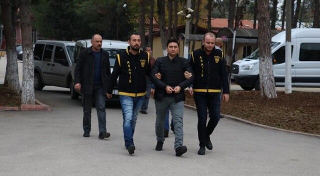 Adana&#039;da öldürülen 2 kardeşin katili ortakları çıktı