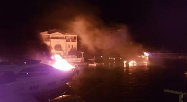 Alaçatı Marina&#039;da yangın: En az 6 yat yandı