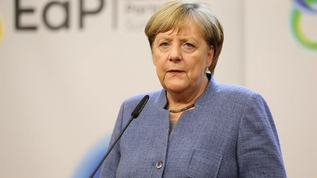 Almanların yüzde 47&#039;si Merkel&#039;in görevi bırakmasını istiyor