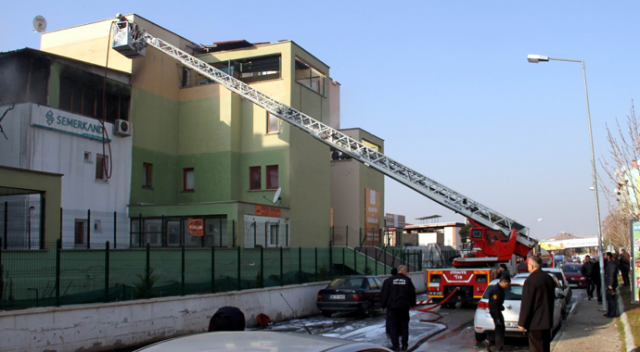 Ankara&#039;da iş yerinde yangın çıktı