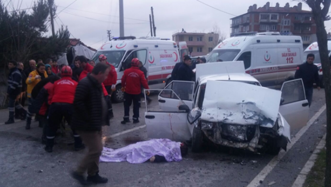 Balıkesir&#039;de trafik kazası: 2 ölü, 4 yaralı