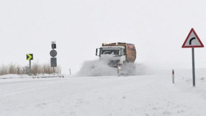 Doğu&#039;da 650 köy ve mahalle yolu kar nedeniyle kapandı
