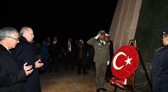 Erdoğan&#039;dan Tunus&#039;ta &#039;Şehitler Anıtı&#039;na çelenk