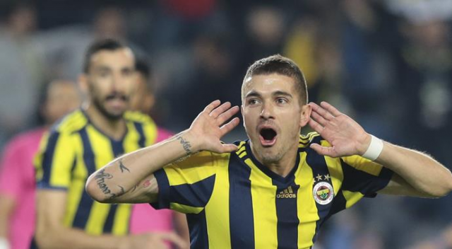 Fenerbahçe&#039;de defanslar forvetleri geçti