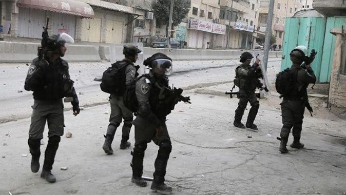 İsrail askerlerinin kasaba baskınında 3 Filistinli yaralandı