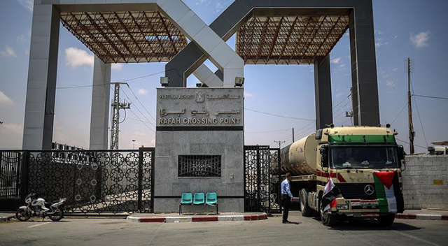 İsrail, Gazze ile sınır kapılarını kapattı