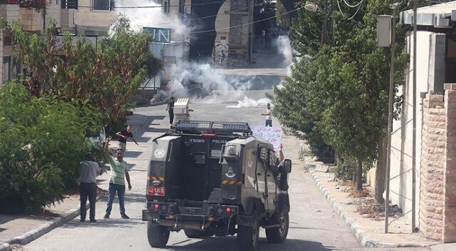 İsrail ordusuna ait askeri araç Filistinli çocuğa çarptı